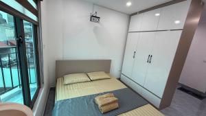 Căn Hộ Có Ban Công (Apartment with Balcony)