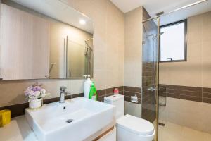 Căn Hộ 3 Phòng Ngủ (Three-Bedroom Apartment)