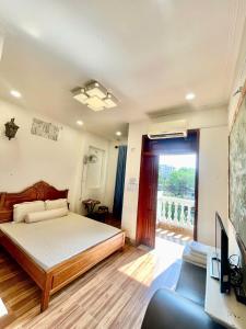 Phòng Giường Đôi Có Ban Công (Double Room with Balcony)