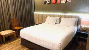 Phòng Giường Đôi - Hút Thuốc (Double Room - Smoking)