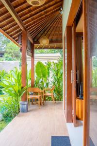 Phòng Giường Đôi Có Sân Hiên (Double Room with Terrace)