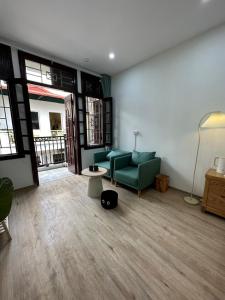 Phòng Có Giường Cỡ Queen Với Ban Công (Queen Room with Balcony)