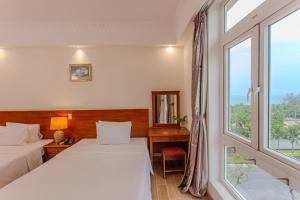 Phòng 2 Giường Đơn Nhìn Ra Biển (Twin Room with Sea View)