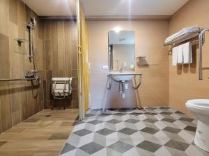 Phòng Ba Người – Phù Hợp Cho Người Khuyết Tật (Triple Room - Accessible)