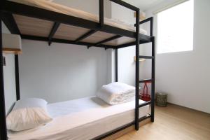 Phòng 2 Giường Đơn - Giường Tầng (Twin Room - Bunk Bed)
