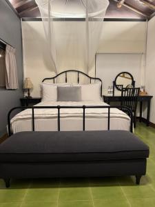 Phòng Giường Đôi Với Phòng Tắm Riêng Bên Ngoài (Double Room with Private External Bathroom)