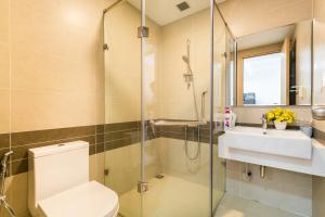 Căn Hộ 2 Phòng Ngủ Nhìn Ra Sông (Two-Bedroom Apartment with River View)