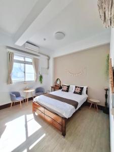 Phòng Giường Đôi Với Phòng Tắm Chung (Double Room with Shared Bathroom)