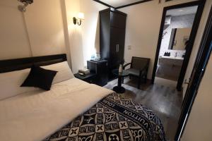 Phòng Tiêu Chuẩn Giường Đôi (Standard Double Room)