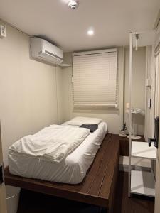 Phòng 1 người có phòng tắm riêng (Single With Private Bathroom)