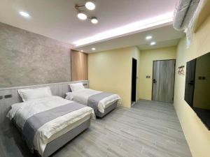 Phòng Tiêu Chuẩn Giường Đôi/2 Giường Đơn Có Ban Công (Standard Double or Twin Room with Balcony)