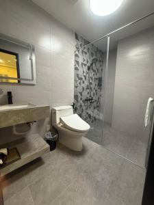 Phòng Giường Đôi/2 Giường Đơn Có Phòng Tắm Riêng (Double or Twin Room with Private Bathroom)