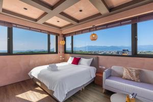 Phòng Deluxe Giường Đôi Có Ban Công (Deluxe Double Room with Balcony)