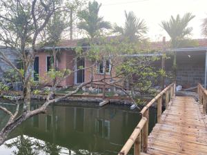 Phòng Giường Đôi Nhìn Ra Hồ Nước (Double Room with Lake View)