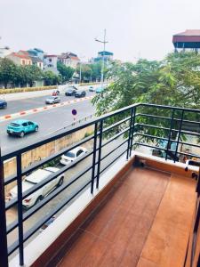 Nhà 4 Phòng Ngủ (Four-Bedroom House)