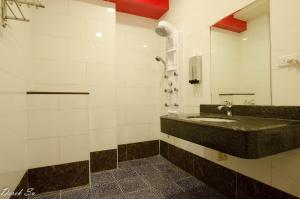 Phòng Comfort 3 Người Có Vòi Sen (Comfort Triple Room with Shower)