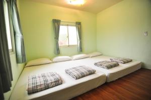 Phòng Hạng Tiết kiệm Cho 4 Người (Economy Quadruple Room)