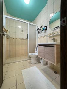 Phòng Deluxe Giường Đôi Có Vòi Sen (Deluxe Double Room with Shower)