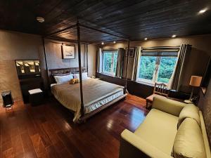 Oriental King Double Room - Optional 2 Extra Beds