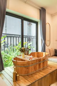 Phòng Gia Đình Có Bồn Tắm (Family Room with Bath)