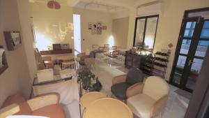 Phòng 4 Người Có Ban Công (Quadruple Room with Balcony)