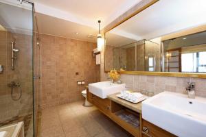 Phòng Deluxe hướng biển giường đôi (Deluxe Double Room with Sea View)