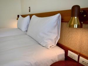 Phòng 2 giường đơn có ban công (Twin Room with Balcony)
