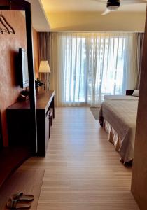 Phòng Cổ Điển Giường Đôi Có Ban Công (Classic Double Room with Balcony)