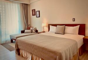 Phòng Cổ Điển Giường Đôi Có Ban Công (Classic Double Room with Balcony)