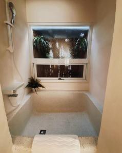 Phòng Deluxe Giường Đôi Có Bồn Tắm (Deluxe Double Room with Bath)