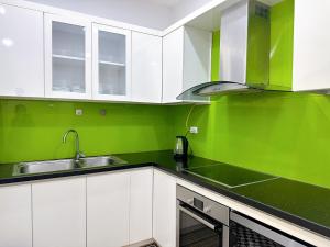 Căn Hộ 3 Phòng Ngủ (Three-Bedroom Apartment)