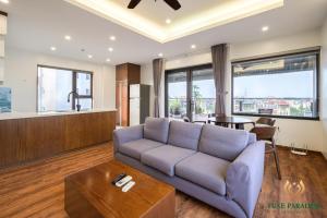 Căn Hộ Có Tầm Nhìn Và Ban Công (Apartment with View and Balcony)
