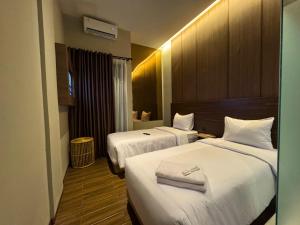 Phòng Hai Giường Đơn Loại Sang (Deluxe Twin Room)