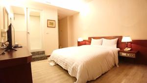 Business Room with Double Bed - Non-Smoking (1 Double Bed Business Room Non-Smoking)