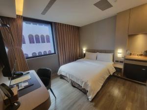 Phòng Tiêu Chuẩn Giường Đôi (Standard Double Room)