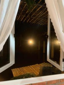 Phòng Giường Đôi Nhìn Ra Hồ Nước (Double Room with Lake View)