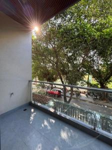 Phòng Có Giường Cỡ King Với Ban Công (King Room with Balcony)