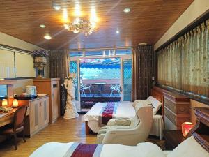 Phòng Deluxe 4 Người (Deluxe Quadruple Room)