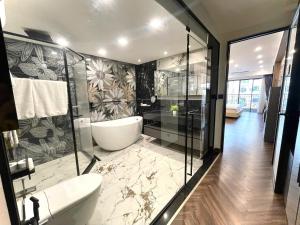 Suite 2 Phòng Ngủ (Two-Bedroom Suite)