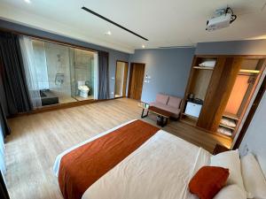 Phòng Có Giường Cỡ King Nhìn Ra Vườn (King Room with Garden View)