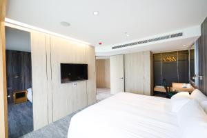 Presidential Suite, 1 King, Ocean view, Balcony
