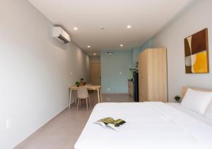 Studio Có Ban Công (Studio with Balcony)