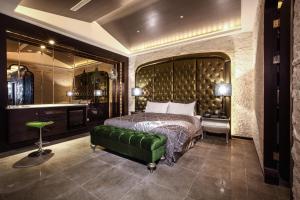 Phòng Giường Đôi Nhìn Ra Hồ Bơi (Double Room with Pool View)