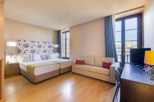 Double Room with Balcony room in Itaca Hotel Jerez