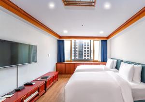 RESIDENCE TWIN-135 KITCHEN&BAR Unlimited Wine Dinner Buffet for 2pax