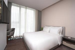 Phòng Gia Đình Có Vòi Sen (Family Room with Shower)