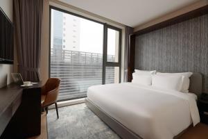 Phòng Gia Đình Có Vòi Sen (Family Room with Shower)