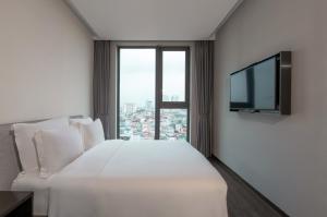 Phòng gia đình với phòng tắm riêng. (Family Room with Private Bathroom)