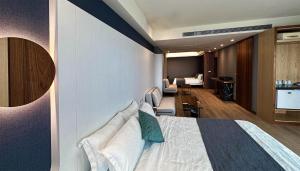 Phòng Giường Đôi Lớn (Large Double Room)