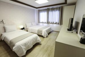 Deluxe Twin Room (for 2pax)